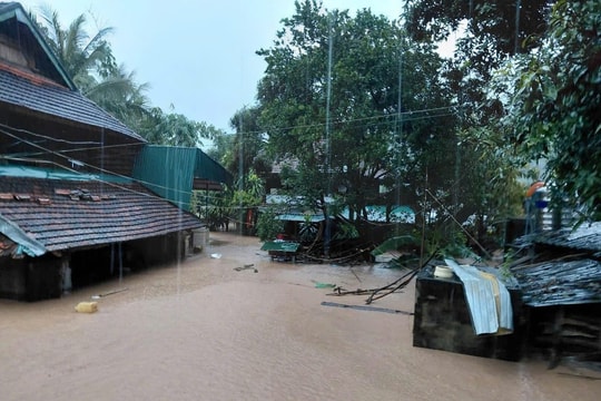 Lũ đổ về hồ thủy điện Bản Vẽ gần mức kỷ lục 5.000 năm xảy ra 1 lần