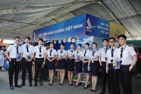 Điểm chuẩn trường đầu tiên được công bố lấy 27 điểm