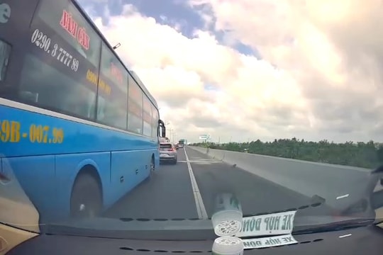 Tài xế xe khách giường nằm bị phạt sau phản ánh trên mạng xã hội