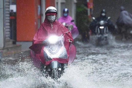 Dự báo thời tiết ngày 25/7: Bắc Bộ, Trung Bộ giảm dần mưa lớn