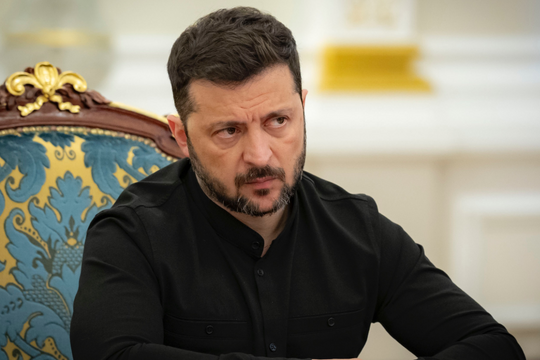 Tổng thống Ukraine nhượng bộ trước biểu tình, hứa bảo vệ các cơ quan chống tham nhũng