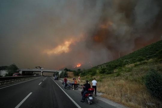 Cháy rừng ở Thổ Nhĩ Kỳ khiến 10 lính cứu hỏa và nhân viên cứu hộ thiệt mạng