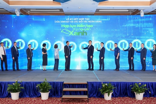 VinFast và 12 ngân hàng, tổ chức tài chính chung tay hỗ trợ người dân Hà Nội chuyển sang xe điện