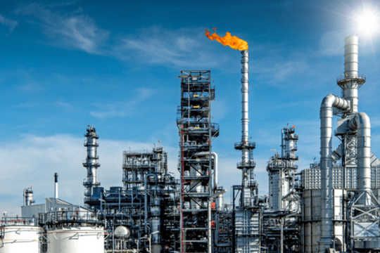 Giá dầu tăng vọt vì tồn kho Mỹ giảm mạnh, kỳ vọng vào tín hiệu đàm phán thương mại