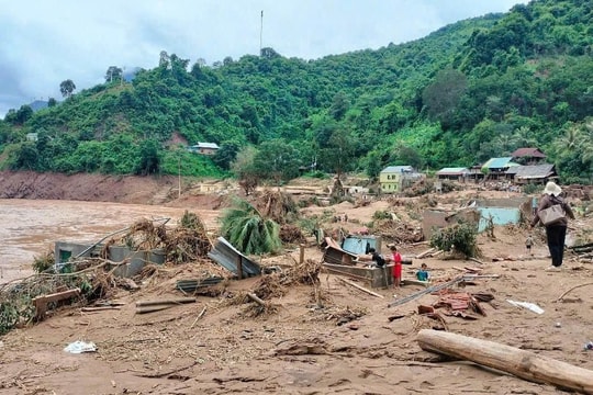 Nghệ An: Mưa lũ gây thiệt hại nghiêm trọng, nhiều địa phương bị cô lập