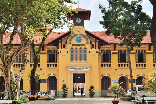 Điểm chuẩn ngành Sư phạm dẫn đầu với gần 29 điểm tại Đại học Sài Gòn