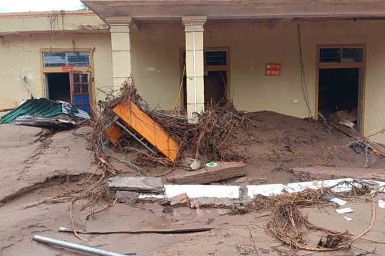 Trường học ở vùng cao Nghệ An tan hoang sau lũ dữ