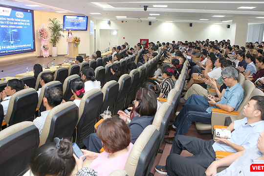 Tăng cường kỹ năng truyền thông số cho chuyên gia y tế: Bảo vệ cộng đồng trước 'cơn lũ' tin giả