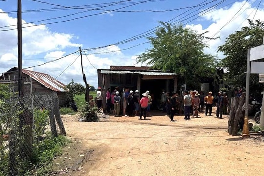 Gia Lai: Xe máy mất lái tông vào quán tạp hóa, 3 mẹ con thương vong