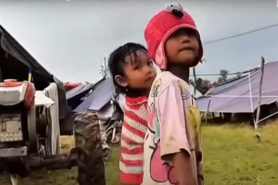 Lệnh ngừng bắn có hiệu lực, người di tản Thái Lan và Campuchia vui mừng và mong mỏi trở về nhà