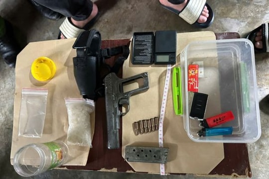 Quảng Ngãi: Bắt giữ 2 đối tượng tàng trữ ma túy, súng và nhiều viên đạn