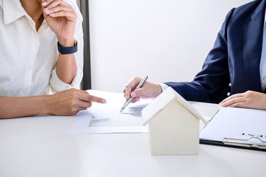 Chứng chỉ môi giới bất động sản bị 'rẻ hóa': Cảnh báo lừa đảo dưới mác đào tạo!