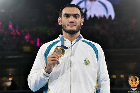 Nhà vô địch quyền anh Olympic bị đình chỉ vì dương tính chất cấm