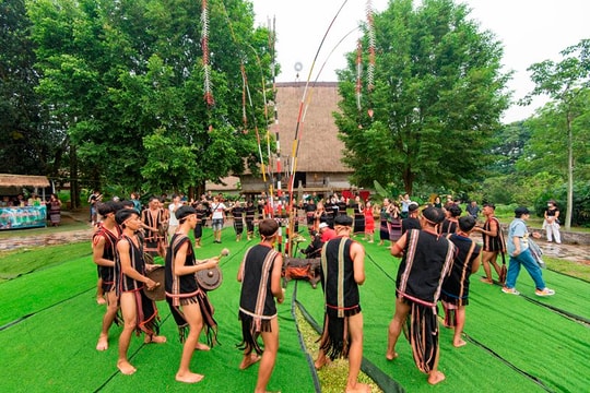 Tháng 8, về Làng trải nghiệm nét văn hóa truyền thống