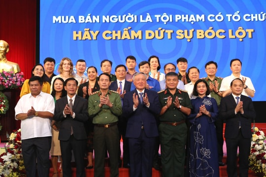 Quản lý chặt chẽ mạng viễn thông, mạng Internet, mạng máy tính để phòng, chống mua bán người