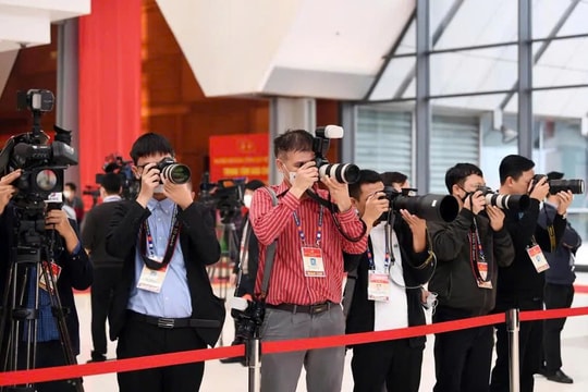 Trước thực trạng “câu view”, “sách nhiễu”: Hội Nhà báo Việt Nam siết chặt đạo đức nghề nghiệp