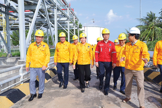 Chào mừng Đại hội đại biểu Đảng bộ Tập đoàn Công nghiệp - Năng lượng Quốc gia Việt Nam lần thứ IV, nhiệm kỳ 2025-2030: Petrovietnam – Hình mẫu tổ chức Đảng trong doanh nghiệp nhà nước