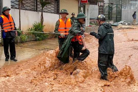 Mưa lũ, sạt lở tại Điện Biên diễn ra nghiêm trọng, Thủ tướng chỉ đạo khẩn