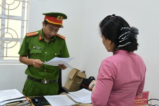 Bắt tạm giam 'bảo mẫu' ném bé trai 14 tháng tuổi gây ‎chấn thương sọ não