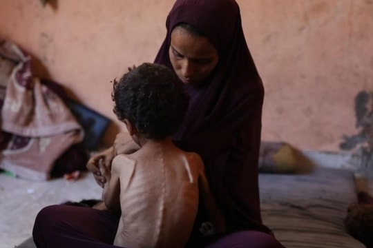 Trẻ sơ sinh ở Gaza đối mặt với cái đói trong tuyệt vọng