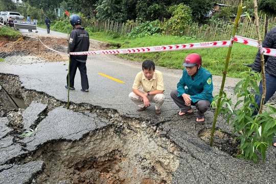 Xuất hiện 'hố tử thần' sâu hơn 1,2m trên quốc lộ nối Quảng Ngãi - Đà Nẵng