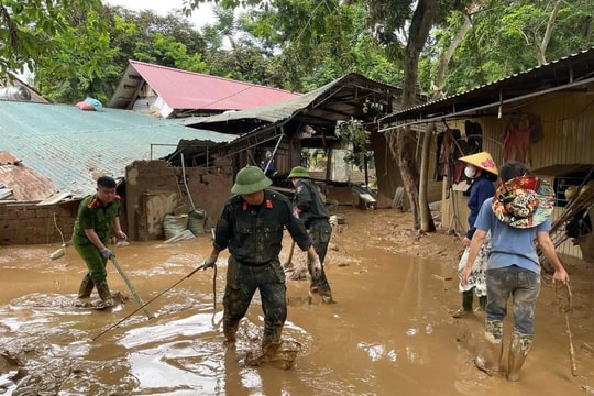 Nghệ An: Hơn 6.300 người vẫn bị cô lập sau 10 ngày mưa lũ