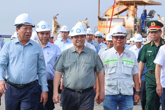 Thủ tướng kiểm tra sân bay Long Thành lần thứ 8, yêu cầu cơ bản hoàn thành vào 19/12/2025