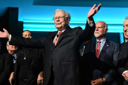 Warren Buffett gửi cảnh báo thẳng thừng về kinh tế đến Nhà Trắng