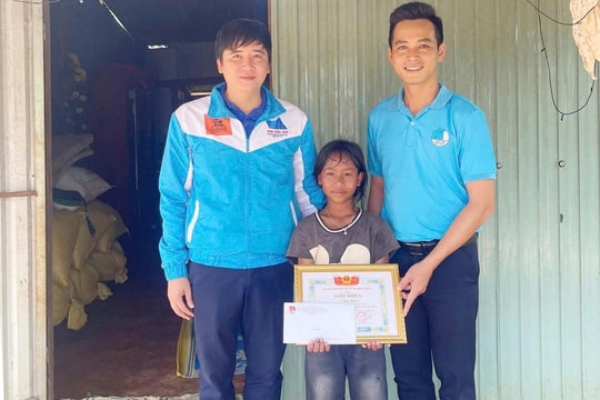 Cô bé lớp 5 dũng cảm nhảy xuống hồ, cứu em nhỏ 6 tuổi khỏi đuối nước