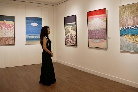 Triển lãm ‘Thiên vũ’ - mối giao cảm sâu sắc giữa con người với thiên nhiên