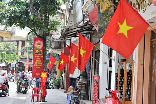 Cán bộ, công chức nghỉ lễ Quốc khánh 4 ngày, phải bố trí người trực xử lý công việc đột xuất