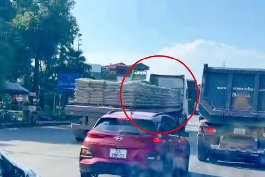 Trưởng Phòng CSGT Hà Nội chỉ đạo xử lý “nóng” vi phạm qua phản ánh từ người dân