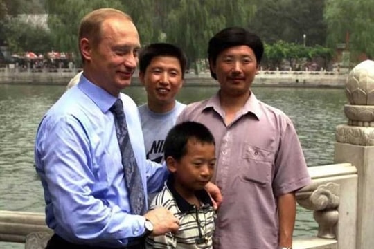 Gặp lại cậu bé Trung Quốc được ông Putin hôn trán sau 25 năm