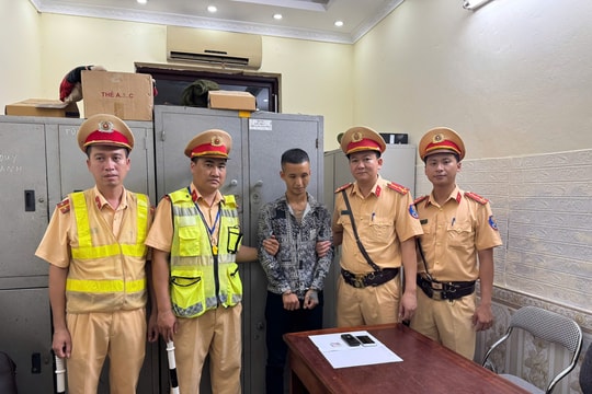 Phát hiện thanh niên tàng trữ ma túy khi vi phạm giao thông đêm khuya