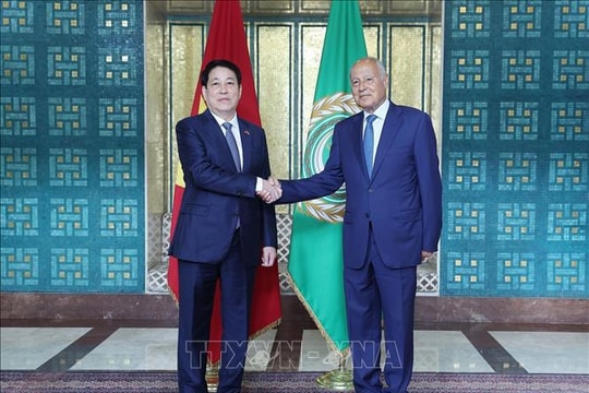 Chủ tịch nước Lương Cường thăm và phát biểu chính sách tại Liên đoàn Arập