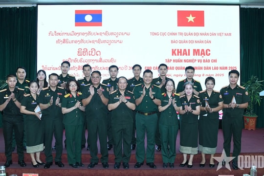 Báo Quân đội nhân dân tổ chức tập huấn nghiệp vụ cho cán bộ Báo Quân đội nhân dân Lào