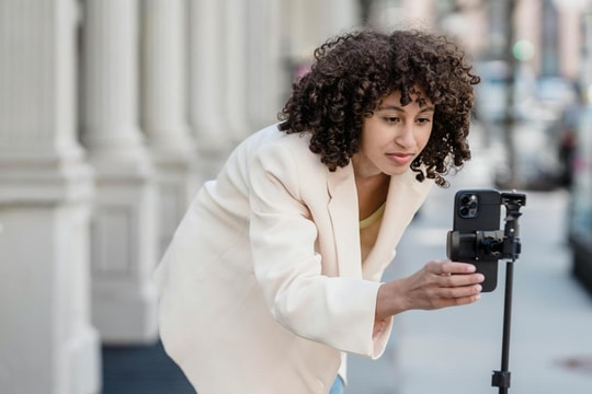 5 cách 'hô biến' bài báo thành video ngắn 'hút view'