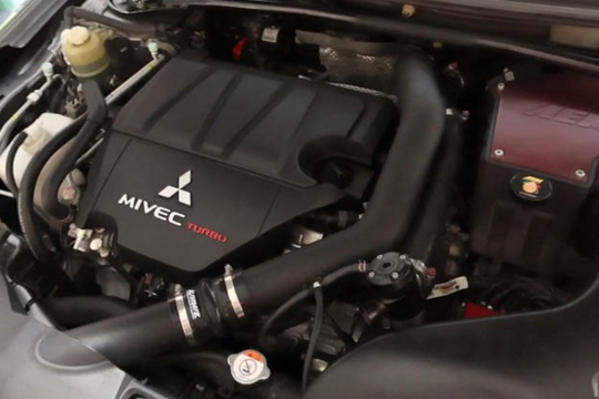 Vì sao một số xe lại đặt ắc-quy ở cốp sau?