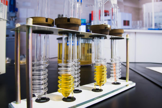 Dầu nhớt tái chế có tốt như dầu mới không?