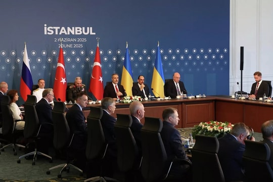 Điện Kremlin: Tổng thống Nga sẵn sàng gặp Tổng thống Ukraine