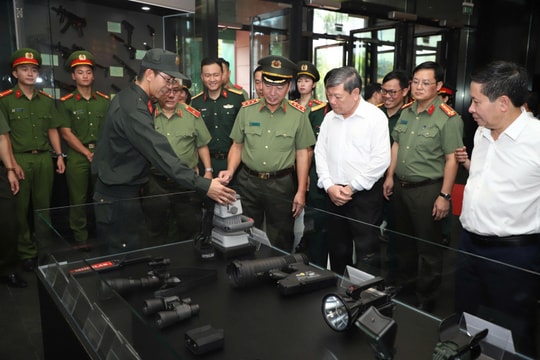 Khai mạc Triển lãm 'Công an nhân dân Việt Nam - 80 năm vì bình yên cuộc sống'