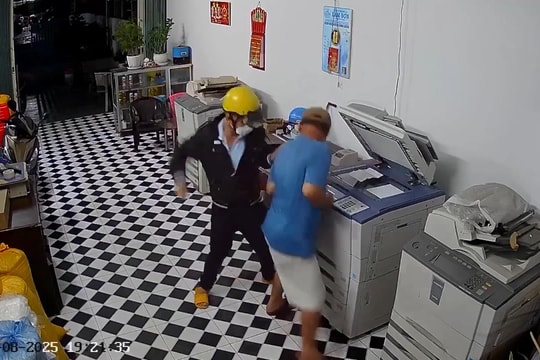 Gia Lai: Truy bắt thanh niên dùng dao đâm trọng thương chủ quán photo