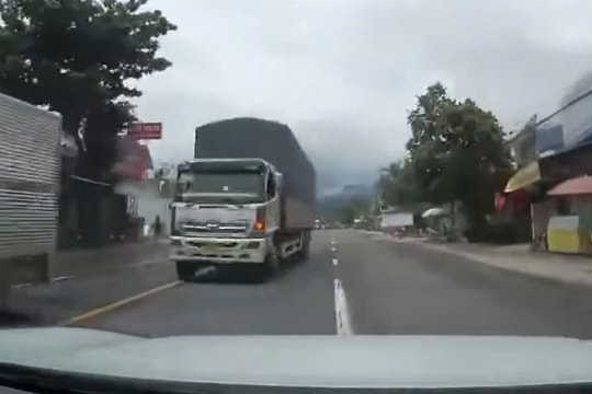 Xử phạt tài xế vượt ẩu suýt gây tai nạn trên Quốc lộ 20
