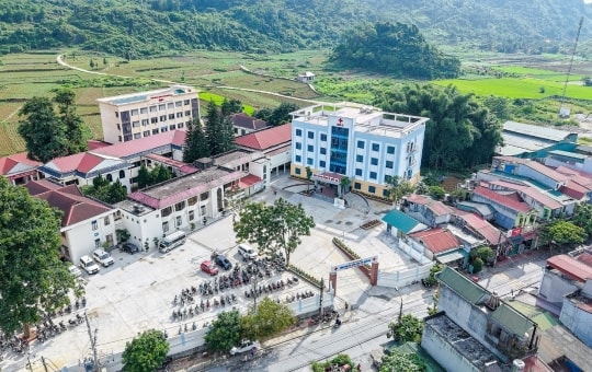Người dân Quản Bạ yên tâm chăm sóc sức khỏe tại cơ sở y tế mới