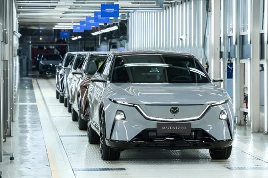 SUV điện Mazda EZ-60 xuất xưởng hàng loạt, giá quy đổi 600 triệu đồng