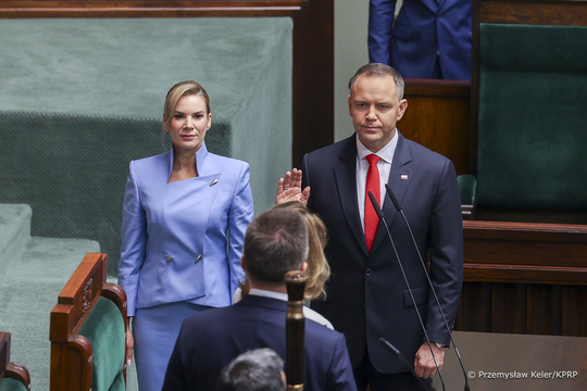 Tân Tổng thống Ba Lan tuyên thệ nhậm chức, không muốn bị EU chi phối