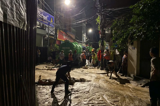 Bùn lại trào khi đào ga ngầm đường sắt đô thị, chủ đầu tư lên tiếng