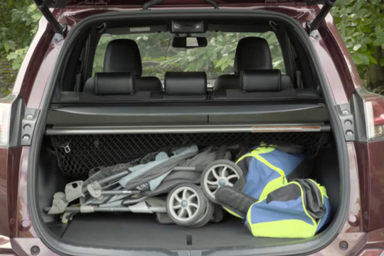 Cách mở cốp xe khi bình ắc quy đã chết