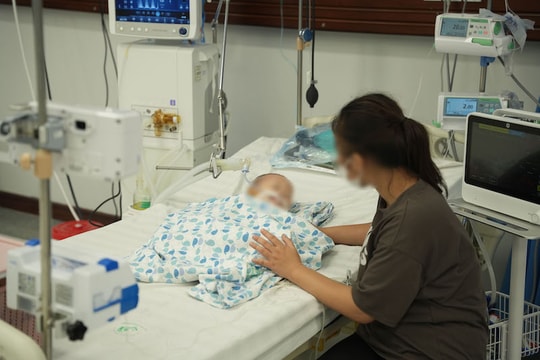 Uống nhầm tinh dầu đuổi muỗi: Bé 15 tháng nguy kịch, nguy cơ xơ phổi