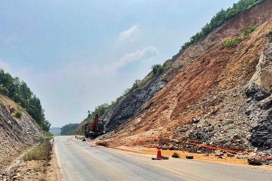 Bắc Ninh: Công bố tình huống khẩn cấp và lệnh sửa chữa khẩn cấp đường tỉnh 294B sạt lở do mưa bão